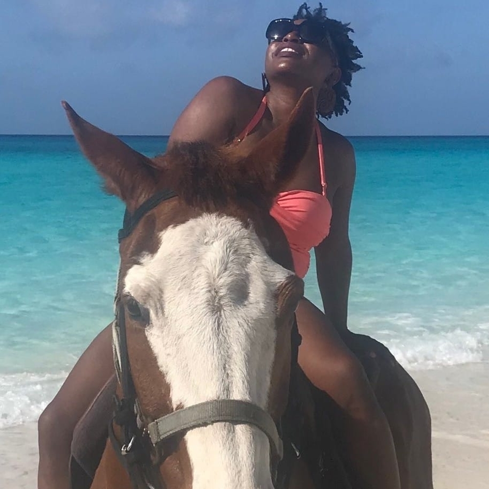 Meet your Posher, Albertis